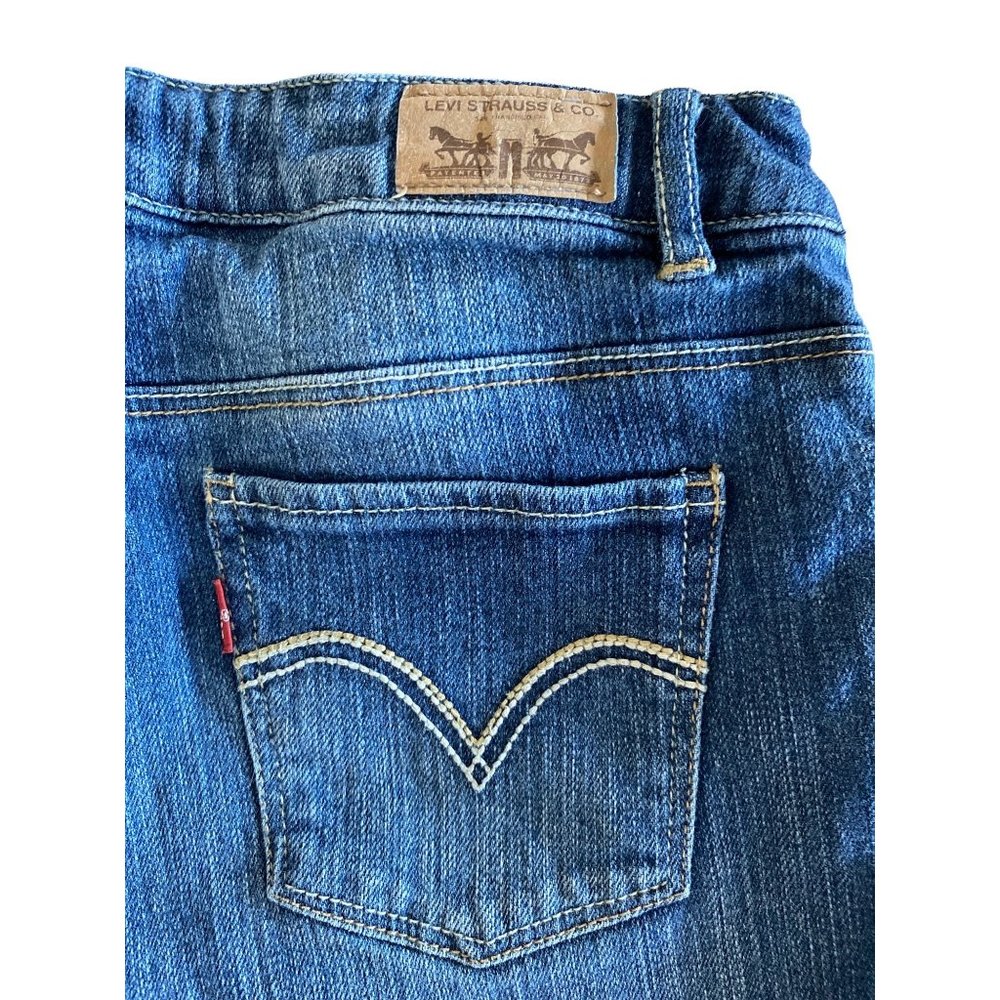 Levi’s - Picture 3 of 6